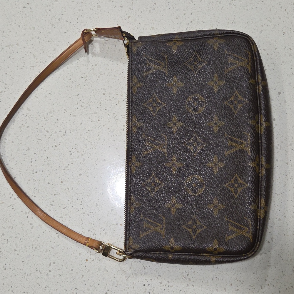 LOUIS VUITTON POCHETTE ACCESSORIES CHAIN CROSSBODY